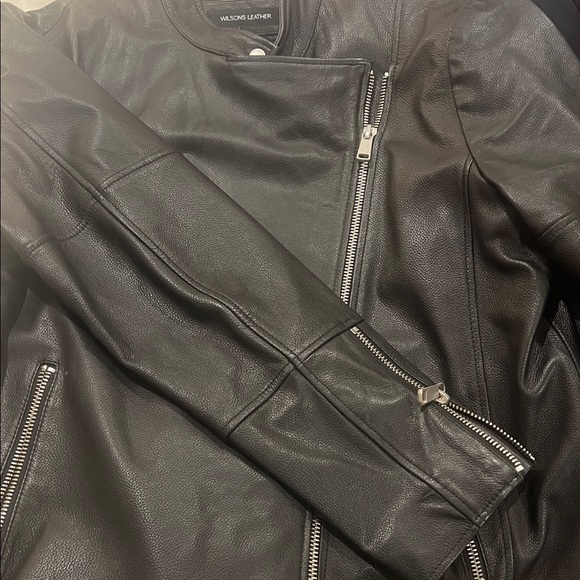 Wilsons Leather Women’s Black Motorcycle Jacket - Picture 14 of 16